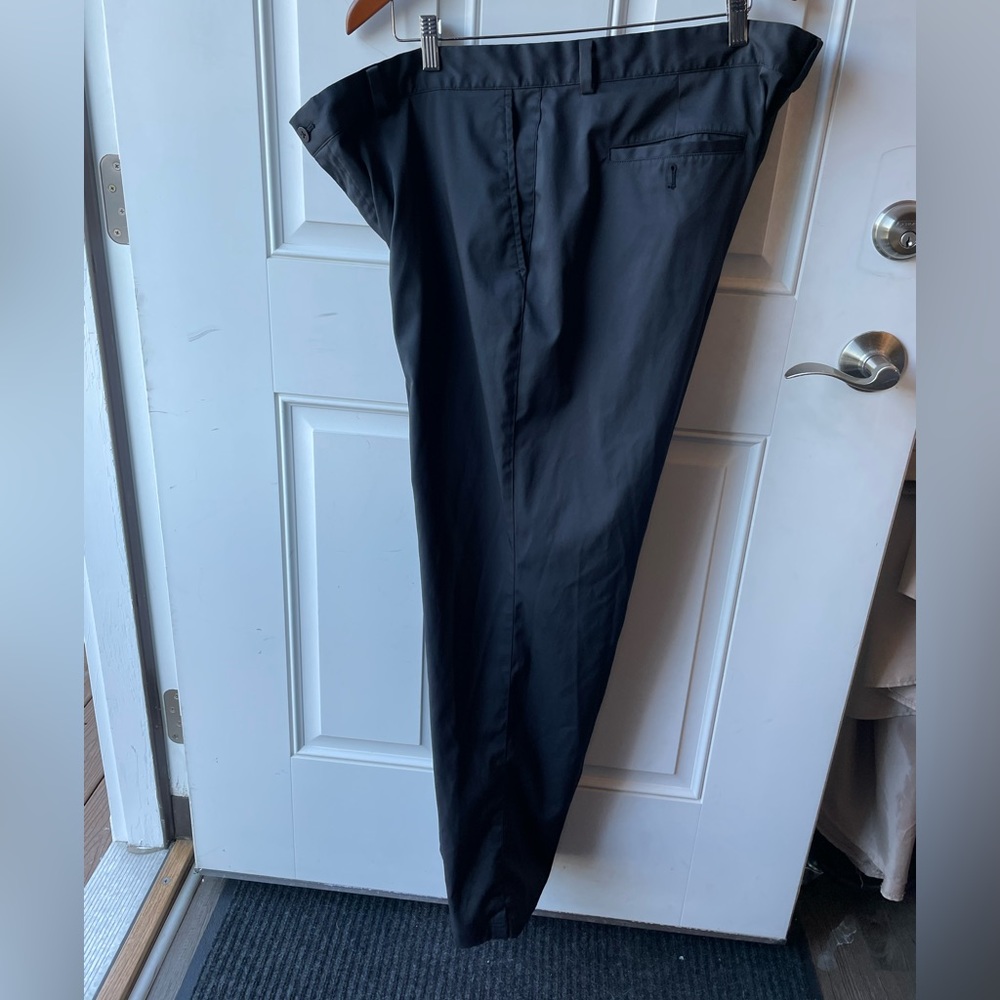 Black Nike Men’s Dry-Fit Golf Pants
